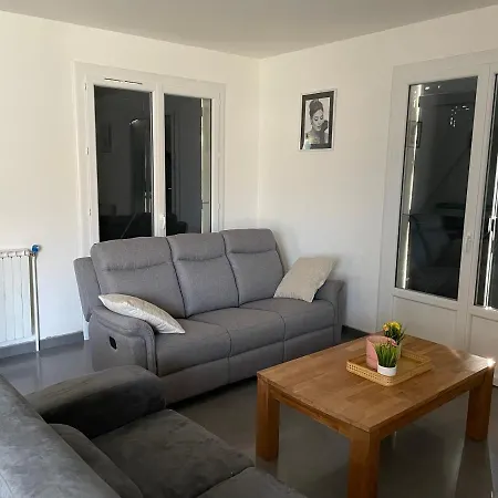 Villas Entiere, 6 Pl,3 Ch , Parking Prive , Climatise * Chatte